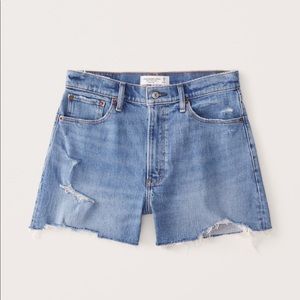 Abercrombie curve love mom shorts